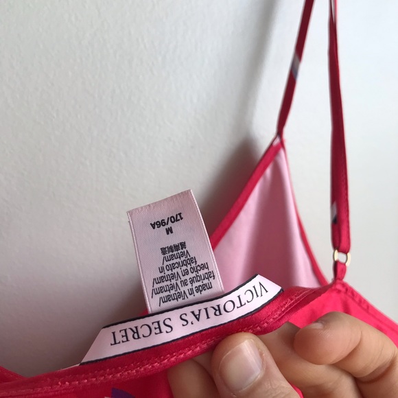 Victoria’s Secret | Satin red Top Size M - Picture 6 of 6